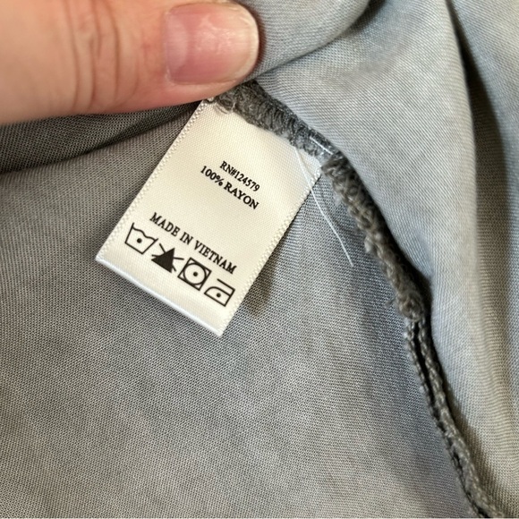 Sneak Peak Olive Gray Open Long Sleeves Button up Shirt Women Size Large - Picture 3 of 7